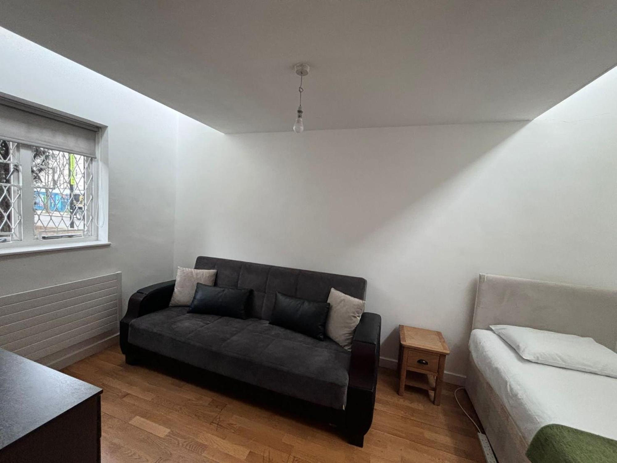 Entire Flat In Euston-Kings Cross Apartment ลอนดอน ภายนอก รูปภาพ